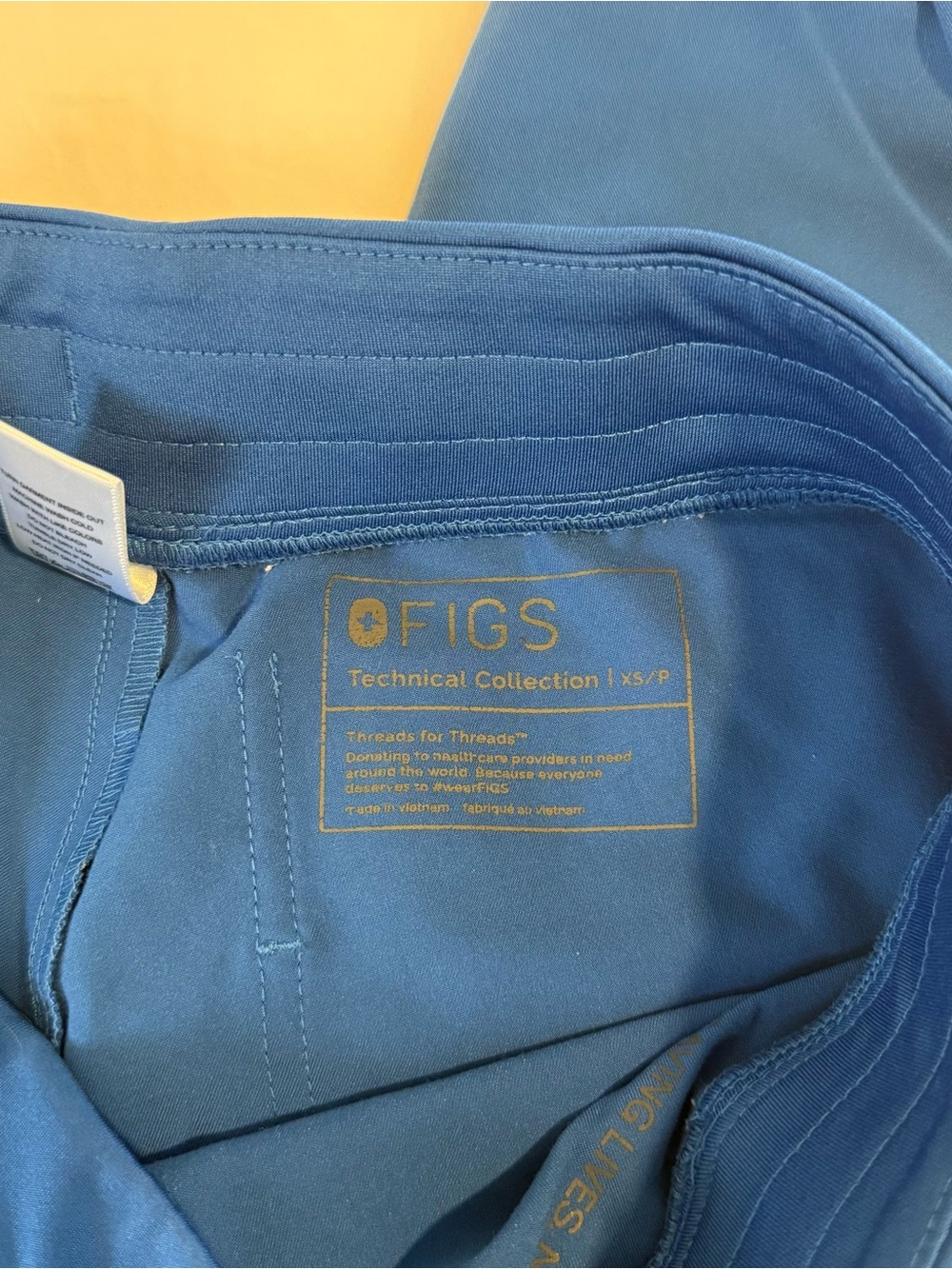 FIGS Zamora Joggers in Royal Blue XSP - Picture 4 of 7